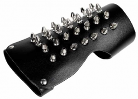Bracer s zabijáckými nýty Bracer s zabijáckými nýty - LDGA184
